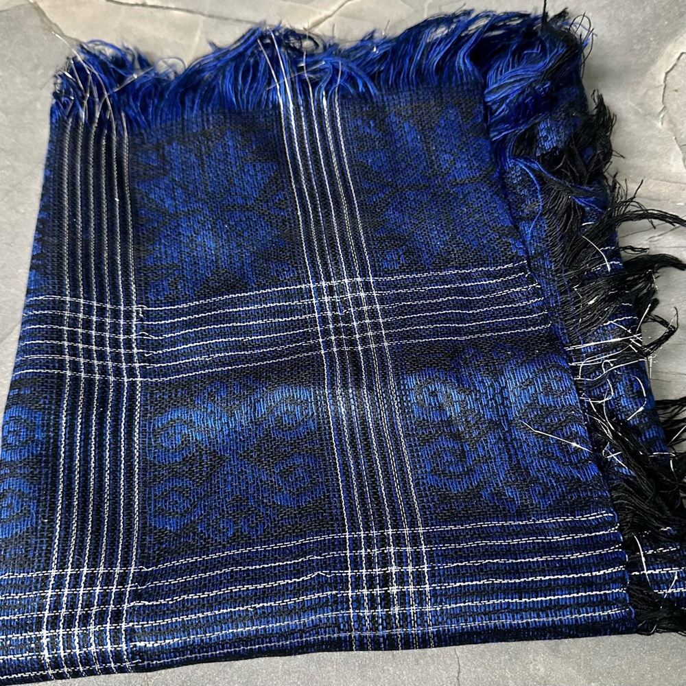 Hand Made in Peru 100% Fine Wool Jacquard  Metallic Silver Thread Detail